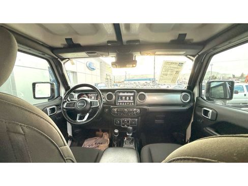 Used 2020 Jeep Gladiator Overland image 13