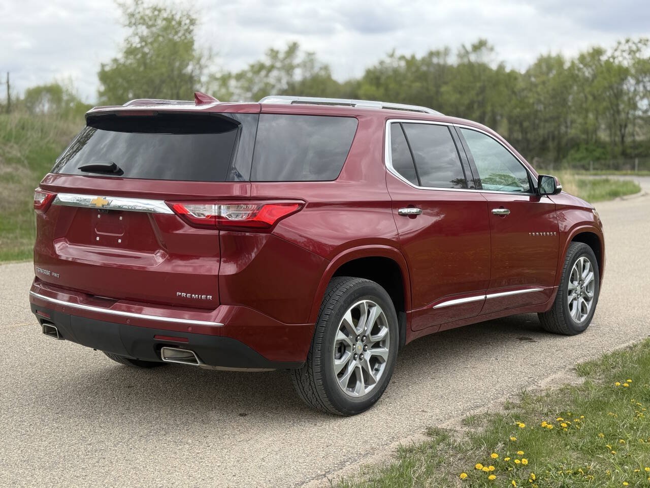 Used 2020 Chevrolet Traverse Premier AWD/4WD image 8