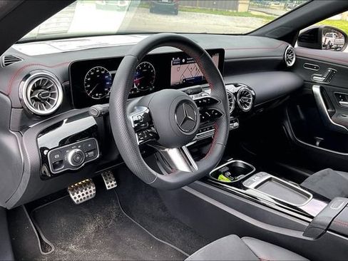 Used 2025 Mercedes-Benz CLA 250 image 14