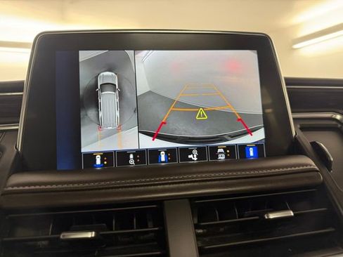 Used 2023 Chevrolet Tahoe Z71 w/ Luxury Package image 22