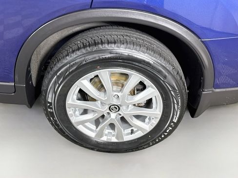 Certified 2020 Nissan Rogue SV AWD/4WD image 35