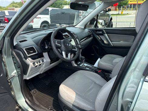 Used 2017 Subaru Forester 2.5i Limited AWD/4WD image 6