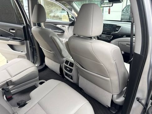 Used 2021 Honda Pilot Elite image 32