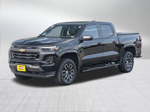 Used 2024 Chevrolet Colorado LT w/ LT Convenience Package III AWD/4WD image 3