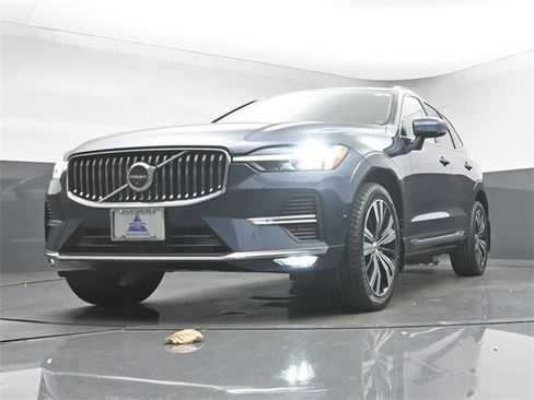 Used 2023 Volvo XC60 B6 Ultimate w/ Climate Package image 39