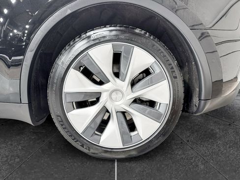 Used 2020 Tesla Model Y Long Range AWD/4WD image 31