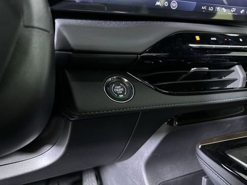 New 2026 Buick Enclave Avenir FWD image 18