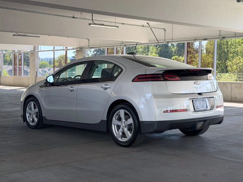 Used 2015 Chevrolet Volt FWD image 7