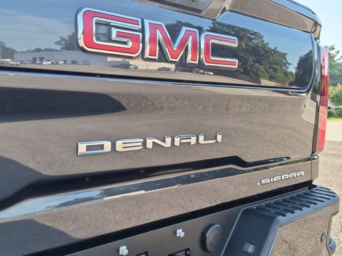 Certified 2024 GMC Sierra 2500 Denali w/ Denali Reserve Package AWD/4WD image 35