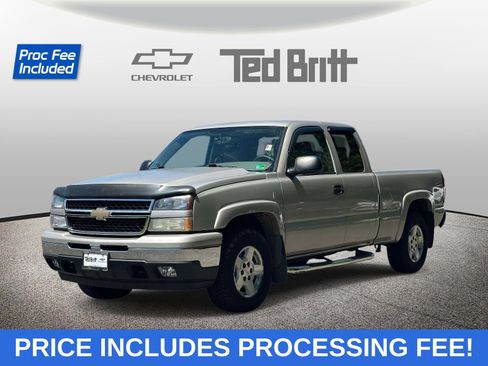 Used 2007 Chevrolet Silverado 1500 LT w/ Light Duty Power Package AWD/4WD image 1