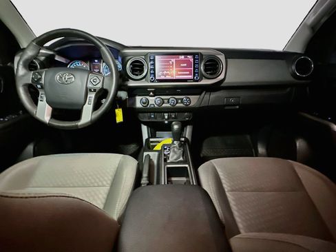 Certified 2020 Toyota Tacoma SR5 AWD/4WD image 24