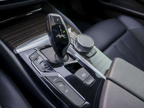 Used 2019 BMW 530e image 22