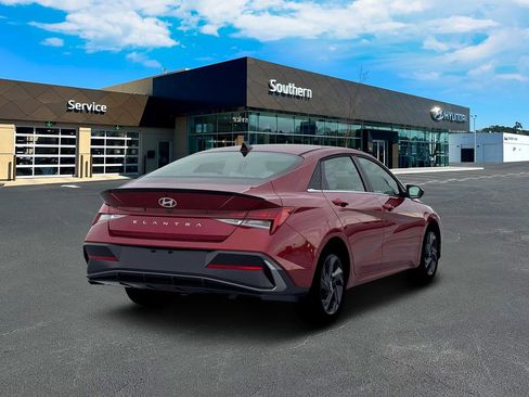 New 2026 Hyundai Elantra SEL Sport image 8