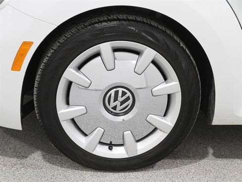 Used 2019 Volkswagen Beetle 2.0T SE image 21