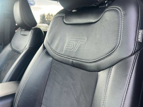 Used 2022 Ford Explorer ST image 16