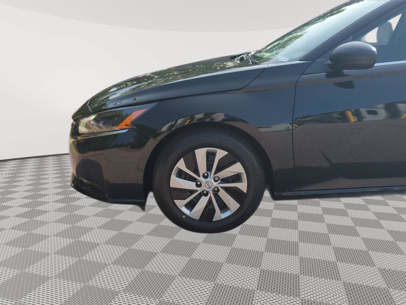 Used 2024 Nissan Altima 2.5 S FWD image 15