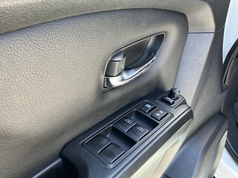 Used 2023 Nissan Titan PRO-4X w/ Pro-4x Convenience Package AWD/4WD image 15