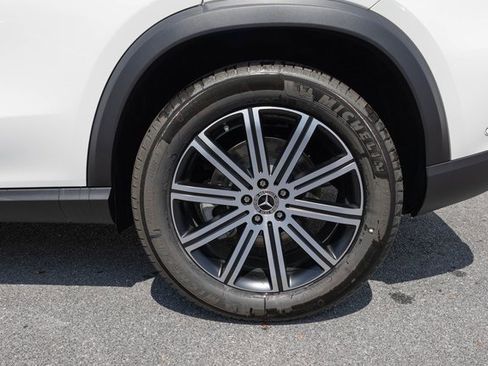 Certified 2025 Mercedes-Benz GLE 450 4MATIC image 4