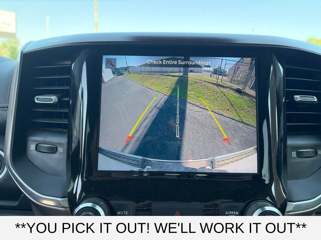 Used 2022 RAM 1500 Laramie AWD/4WD image 14