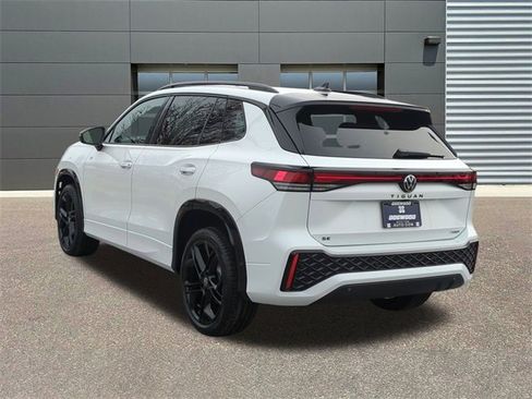 New 2026 Volkswagen Tiguan SE R-Line image 5