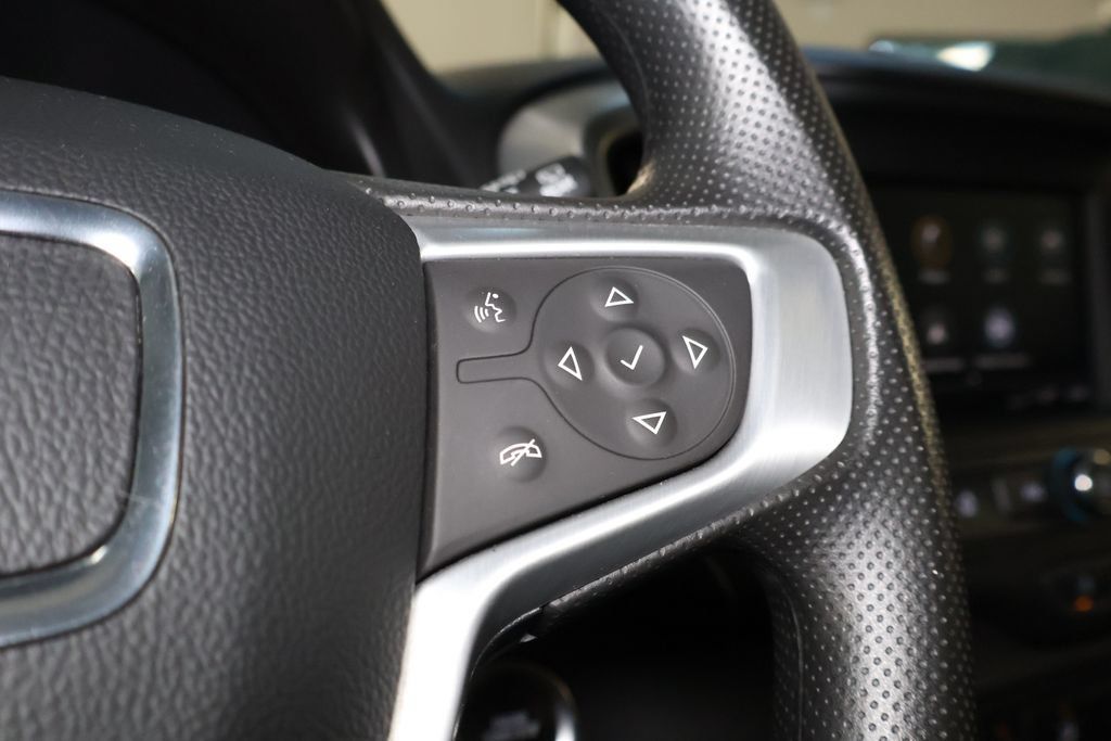 Used 2024 GMC Terrain SLE AWD/4WD image 21
