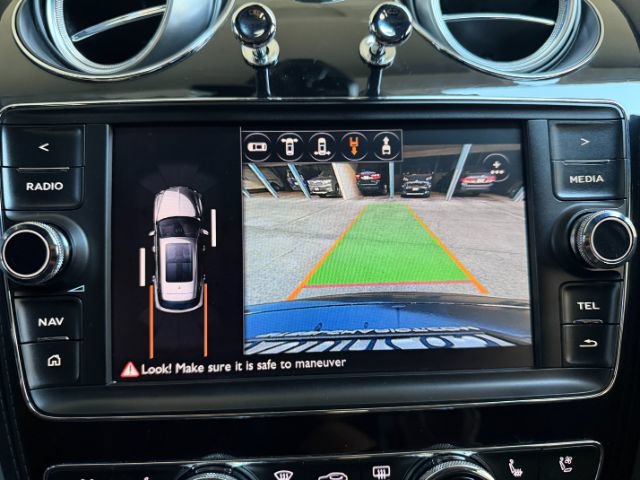 Used 2017 Bentley Bentayga AWD/4WD image 27