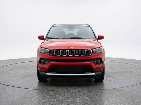Used 2025 Jeep Compass Limited image 2