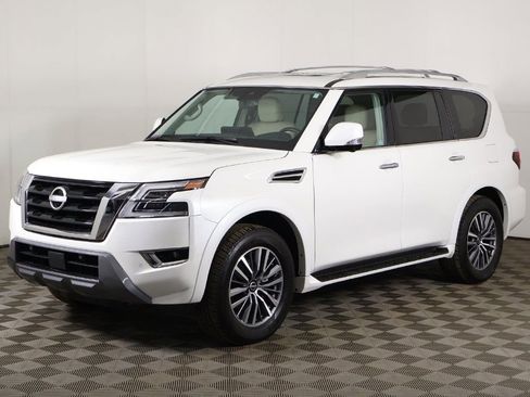 Used 2024 Nissan Armada SL w/ Captain's Chairs Package image 10