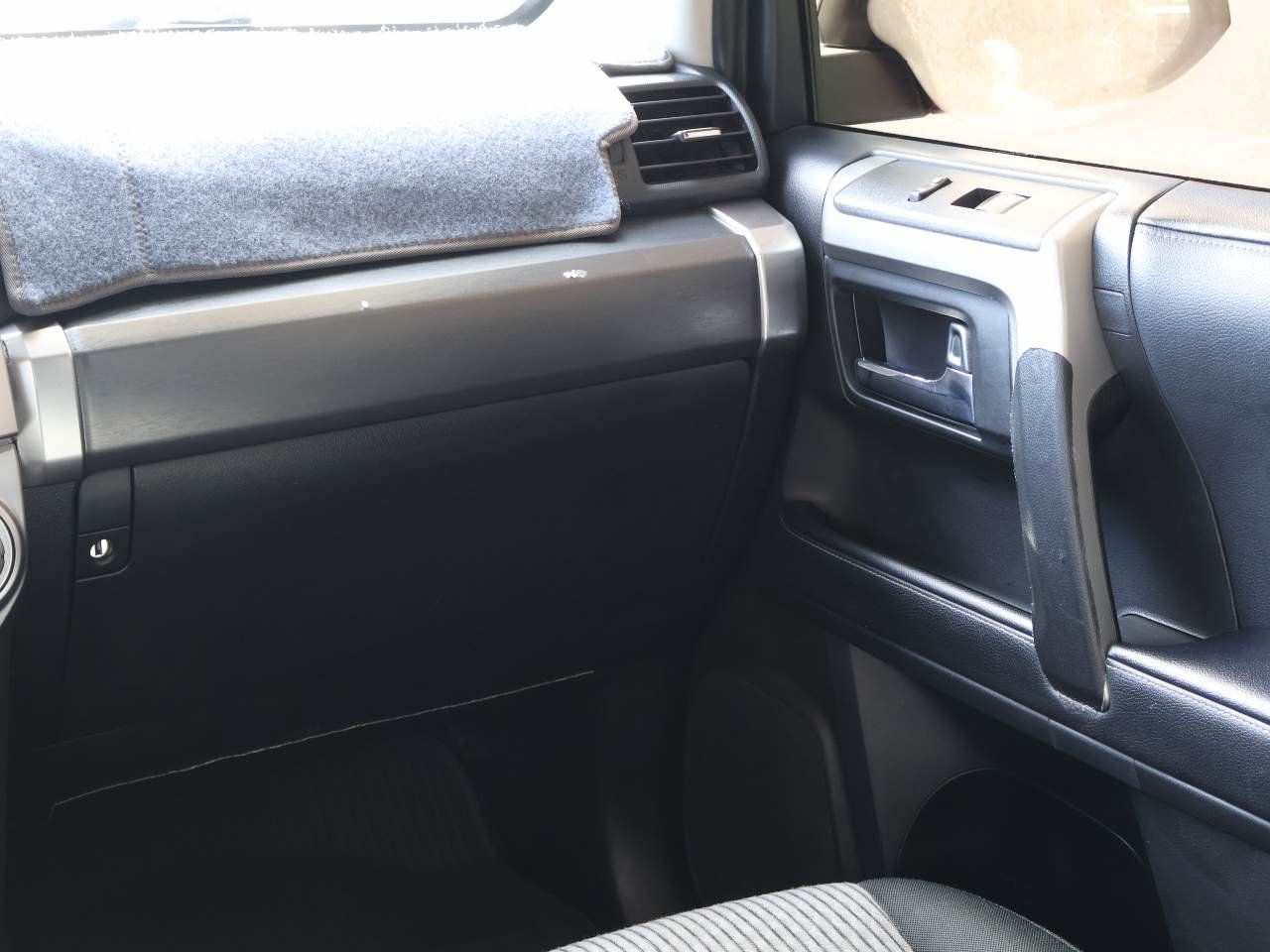 Used 2023 Toyota 4Runner SR5 AWD/4WD image 17