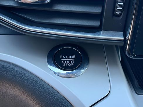 Used 2022 Ford Explorer XLT w/ Equipment Group 202A image 29