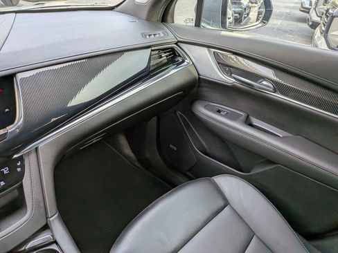 Certified 2023 Cadillac XT6 Sport w/ Technology Package AWD/4WD image 16