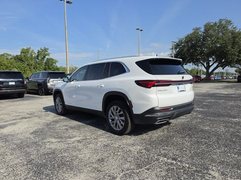 Used 2025 Buick Enclave Preferred FWD image 7