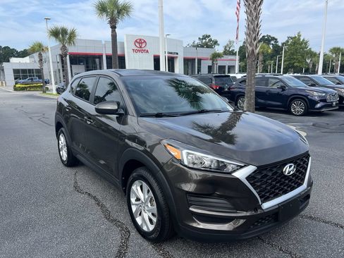 Used 2019 Hyundai Tucson SE FWD image 2