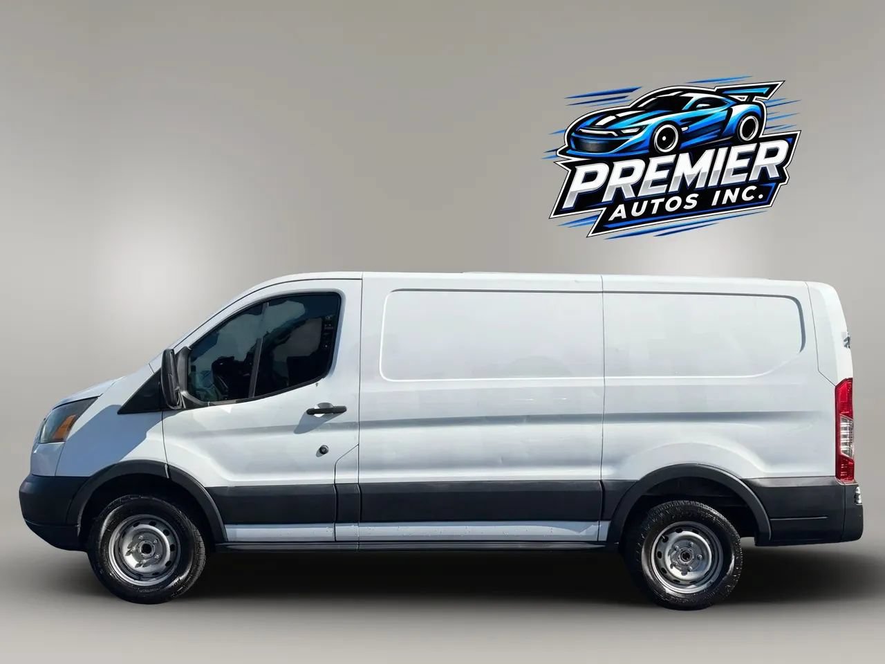 Used 2015 Ford Transit 250 130 Low Roof RWD image 3