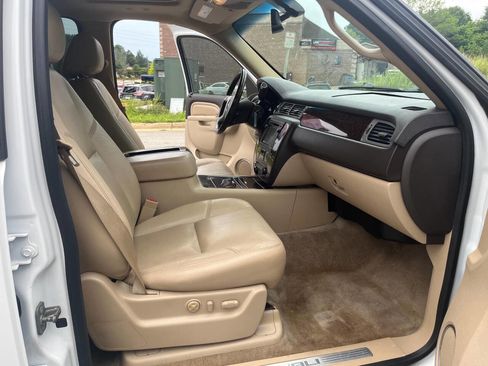 Used 2012 GMC Yukon XL Denali RWD image 14