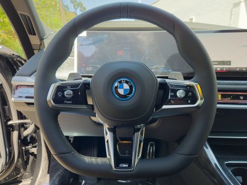 New 2025 BMW 750e xDrive image 11