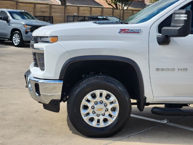 Used 2024 Chevrolet Silverado 2500 LT AWD/4WD image 15