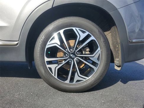 Used 2020 Hyundai Santa Fe Limited image 7