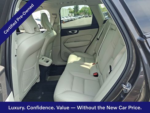 Certified 2023 Volvo XC60 B5 Plus w/ Climate Package AWD/4WD image 11