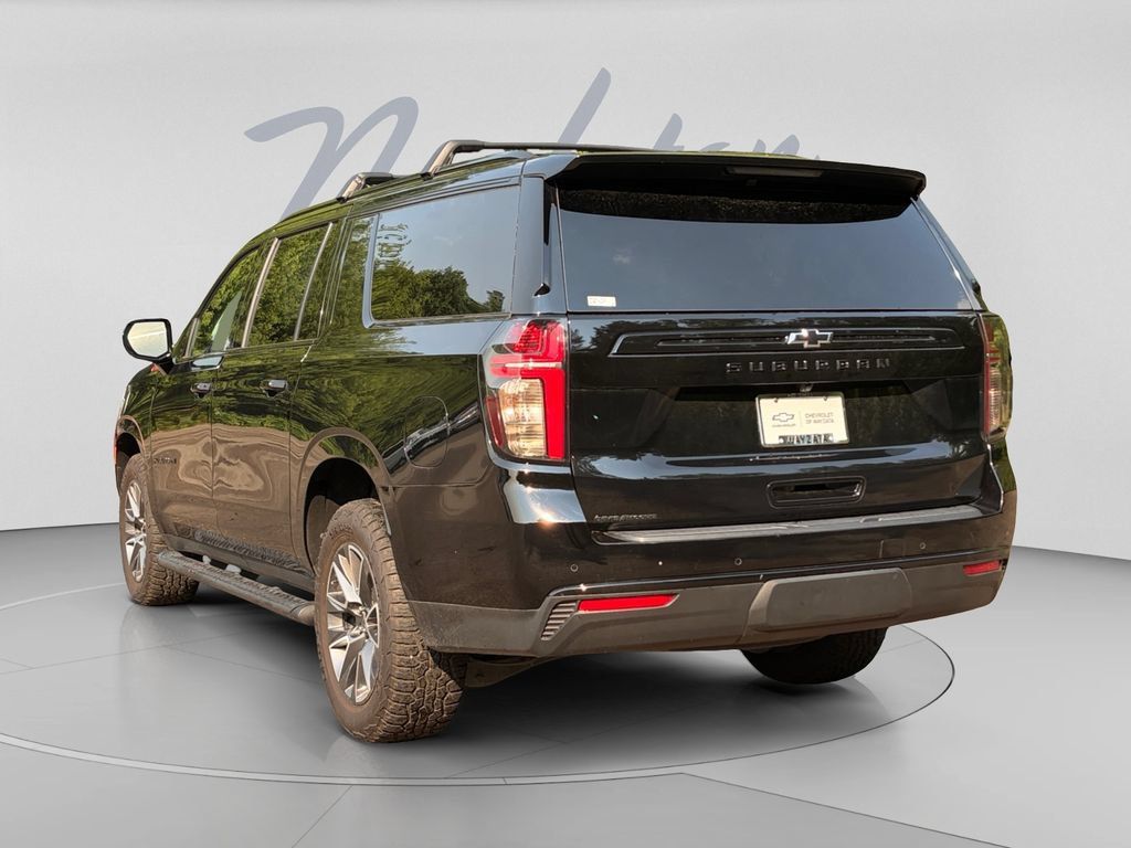 Used 2024 Chevrolet Suburban Z71 AWD/4WD image 7