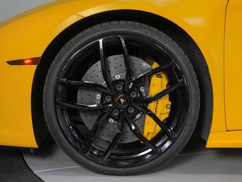Used 2015 Lamborghini Huracan LP 610-4 AWD/4WD image 16