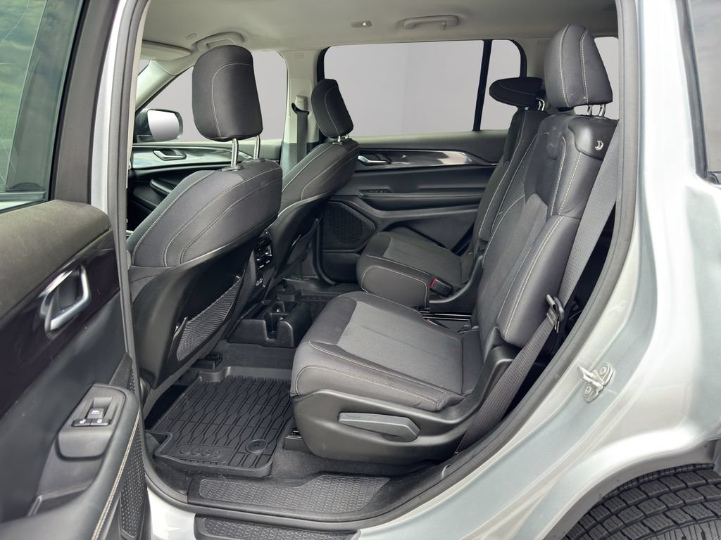 Used 2023 Jeep Grand Cherokee L Laredo w/ Luxury Tech Group I RWD image 16