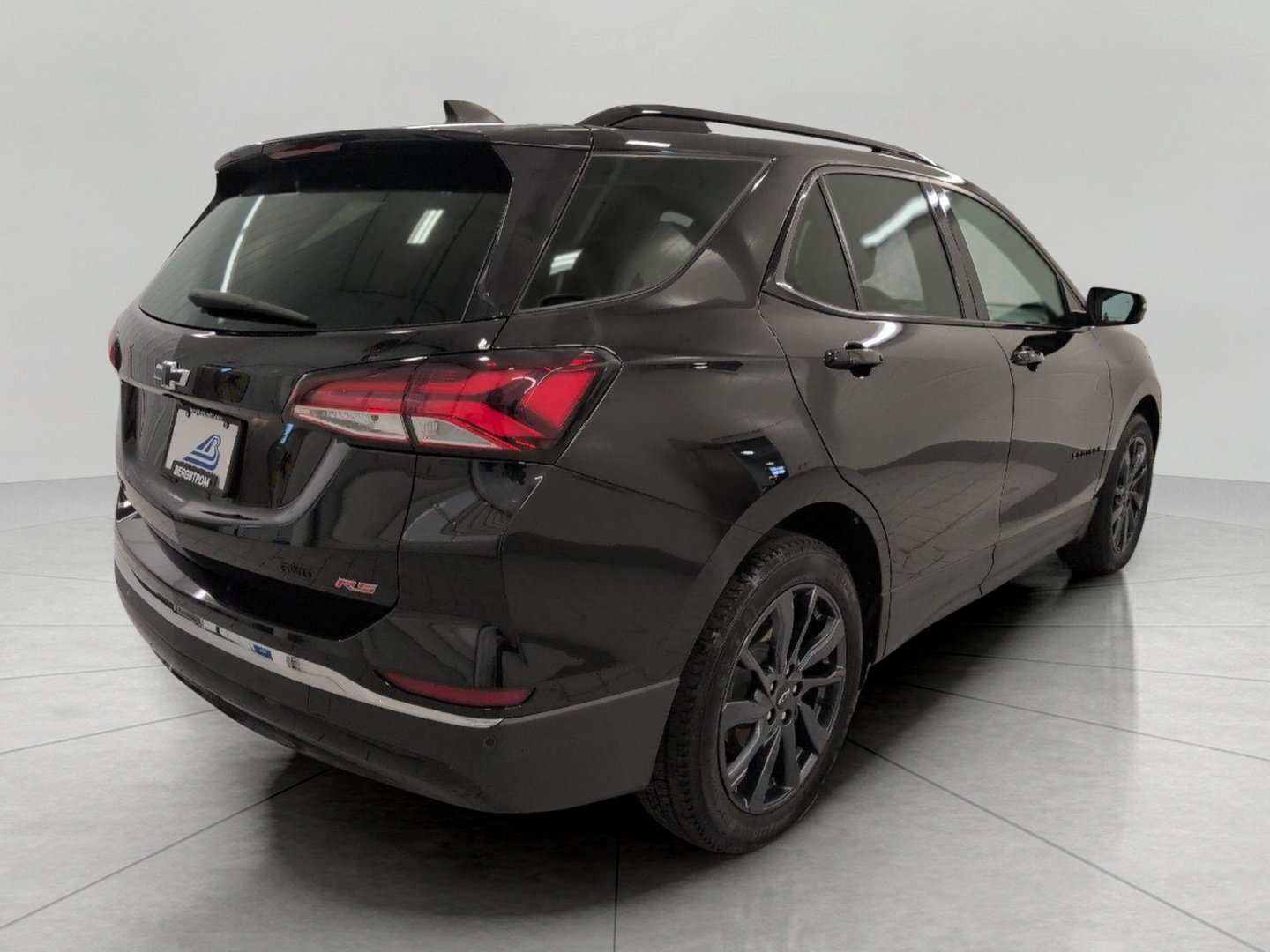 Used 2022 Chevrolet Equinox RS w/ RS Leather Package AWD/4WD image 19