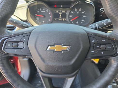 Used 2024 Chevrolet Trax LS w/ LS Convenience Package FWD image 36