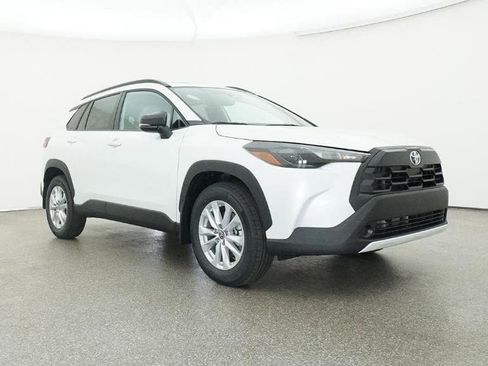 New 2026 Toyota Corolla Cross LE w/ Moonroof Package FWD image 29