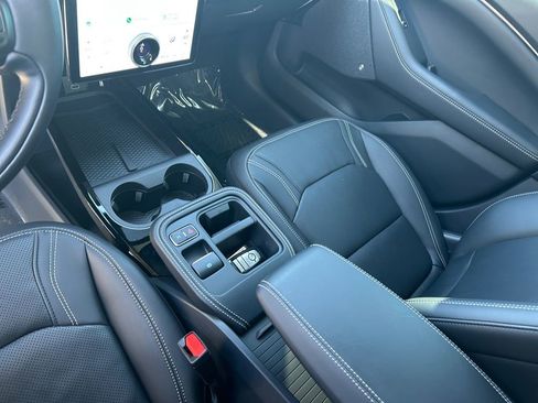 Used 2025 Ford Mustang Mach-E Premium AWD/4WD image 19