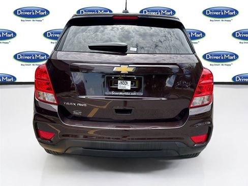 Used 2021 Chevrolet Trax LS w/ Tint and Cruise Package AWD/4WD image 6