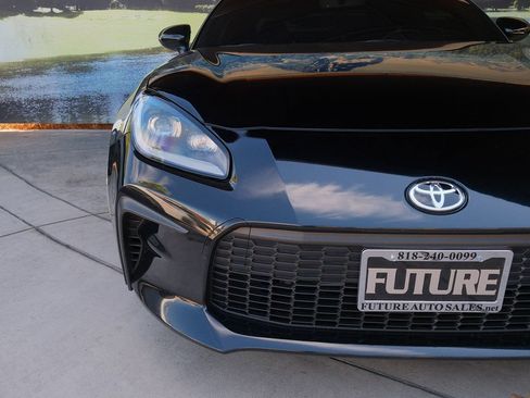 Used 2023 Toyota GR86 Premium w/ ALL Weather Mat Package (TMS) RWD image 32
