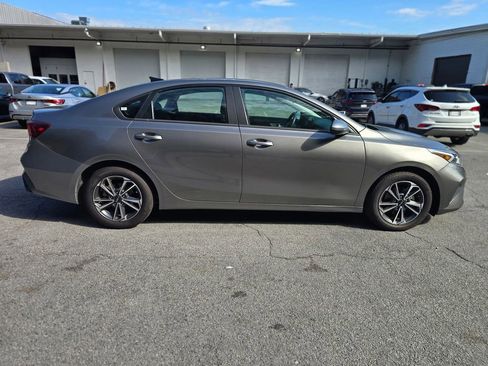 Used 2023 Kia Forte LXS FWD image 9