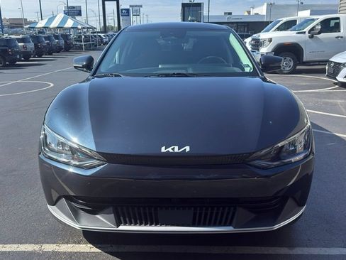 Used 2022 Kia EV6 Light RWD image 3
